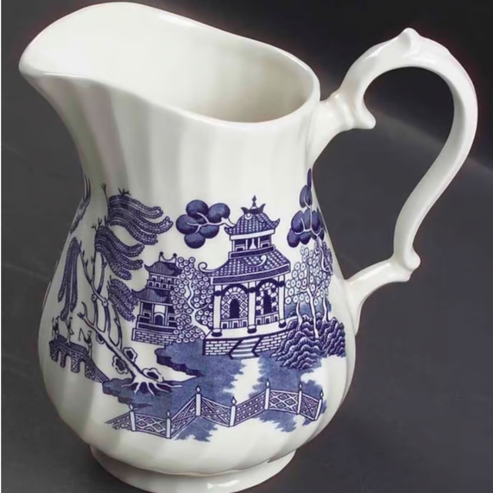 Royal Wessex Blue Willow milk jug or pitcher made in England chinoiserie vase - Picture 2 of 10